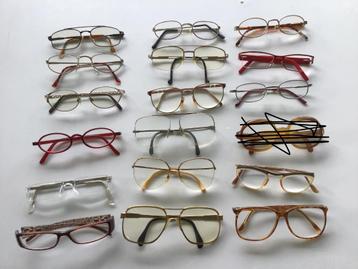 17 brillen aan 8 euro per bril beschikbaar voor biedingen