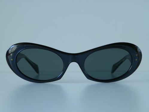 Vlinder zonnebril . Vintage ., Handtassen en Accessoires, Zonnebrillen en Brillen | Dames, Zo goed als nieuw, Zonnebril, Overige merken