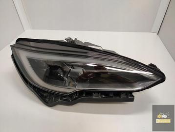Tesla S Plaid rechterlamp Ideaal beschikbaar voor biedingen