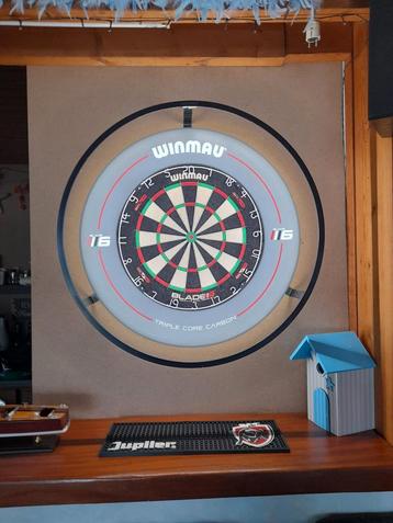 Winmau dartsblok met verlichting en bescherming., Enlèvement, Comme neuf