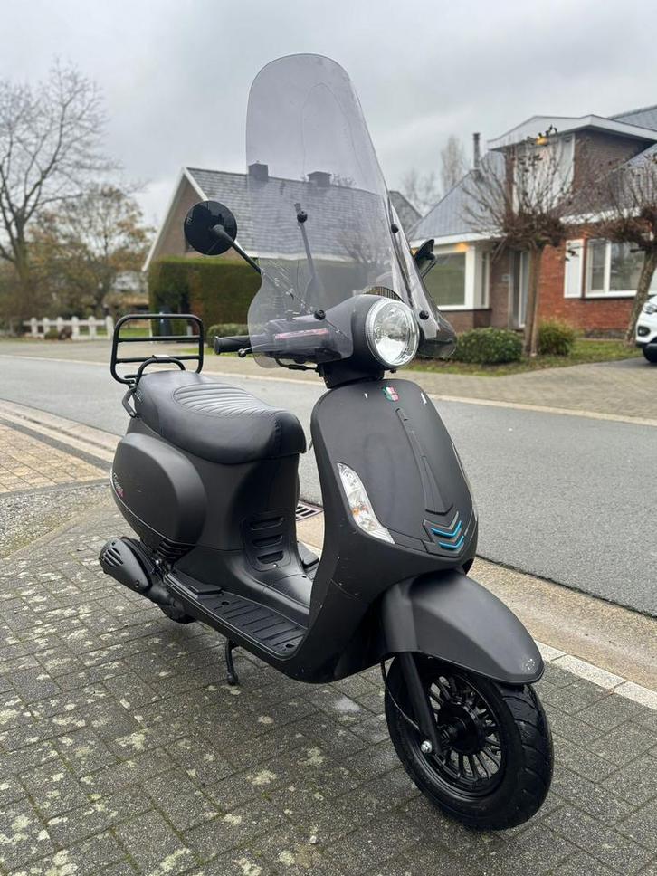 GTS TOSCANA – Mat Zwart | A-Klasse | ZWARTE SCHERM, Fietsen en Brommers, Scooters | Overige merken, Zo goed als nieuw, Ophalen of Verzenden