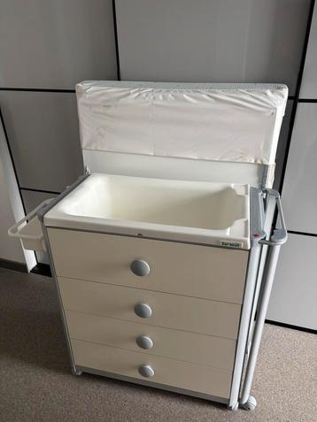 Verzorgmeubel met badje, Enlèvement, Utilisé, Coussin à langer, Autres marques
