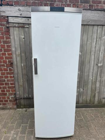 AEG vriezer, Elektronische apparatuur, Vriezers en Diepvrieskisten, 160 cm of meer, Zo goed als nieuw, Energieklasse A of zuiniger