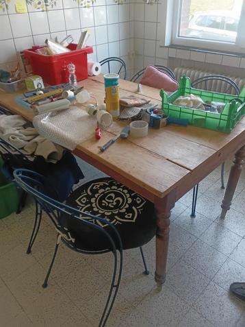 massief houten tafel  beschikbaar voor biedingen