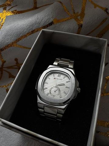 Tres belle montre en parfait etat  beschikbaar voor biedingen