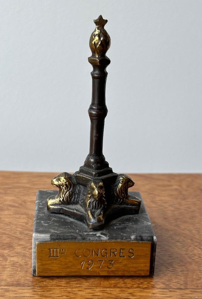 Monument sur marbre, souvenir Liège 1973, Antiquités & Art, Curiosités & Brocante, Enlèvement ou Envoi