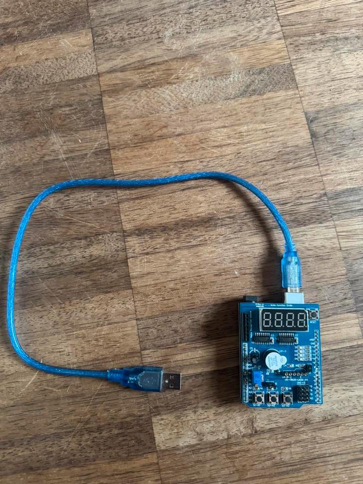 Arduino Multifunctioneel Shield – 7-Segment Display, Computers en Software, Overige Computers en Software, Zo goed als nieuw, Ophalen