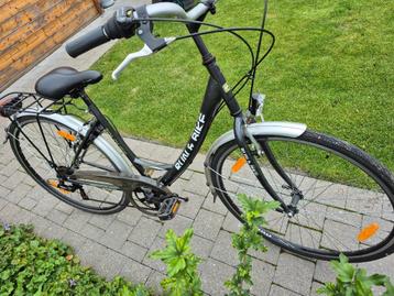 Damesfiets (niet electrisch) te koop beschikbaar voor biedingen