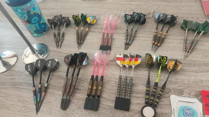 Darts pijltjes. Allemaal kwaliteit, Sport en Fitness, Darts, Zo goed als nieuw, Pijlen, Ophalen