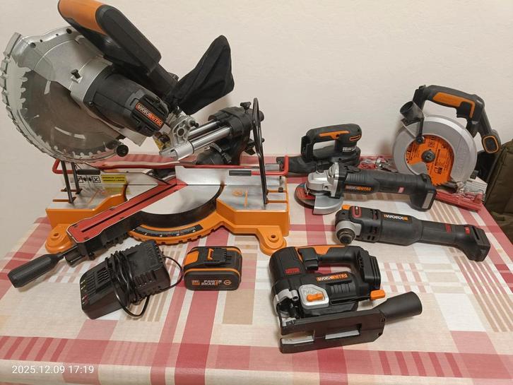 WORX ACCU MACHINES SET, Doe-het-zelf en Bouw, Gereedschap | Zaagmachines, Ophalen
