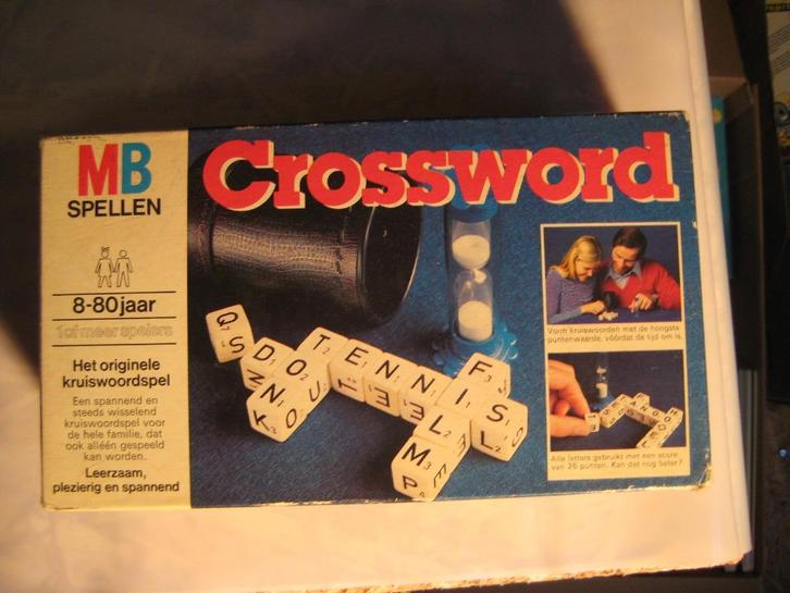 Crossword - MB (Vintage 1978), Hobby en Vrije tijd, Gezelschapsspellen | Overige, Zo goed als nieuw, Een of twee spelers, Drie of vier spelers