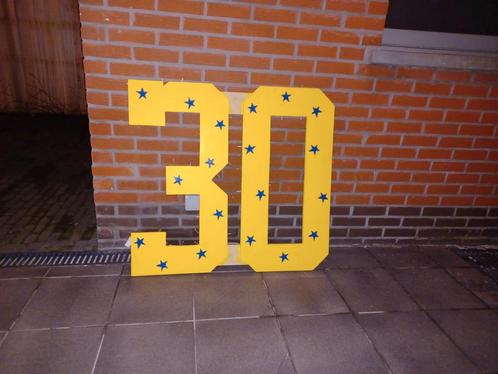 Versiering 30 jaar, Hobby en Vrije tijd, Feestartikelen | Verhuur, Zo goed als nieuw, Ophalen