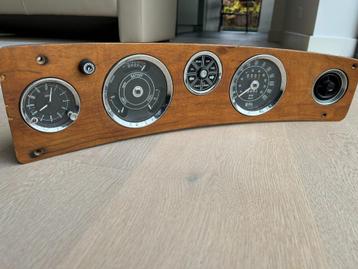 TRIUMPH DASHBOARD HOUT, COMPLEET beschikbaar voor biedingen
