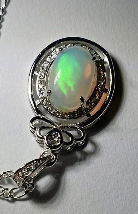 Zeer mooie hanger van sterling zilver met een sublieme opaal, Handtassen en Accessoires, Kettinghangers, Nieuw, Zilver, Zilver