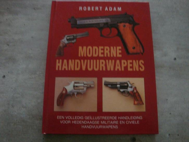 MODERNE HANDVUURWAPENS...., Boeken, Overige Boeken, Gelezen, Ophalen of Verzenden