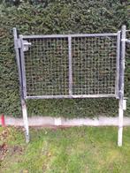 Zwarte poort met palen, Ophalen, Zo goed als nieuw