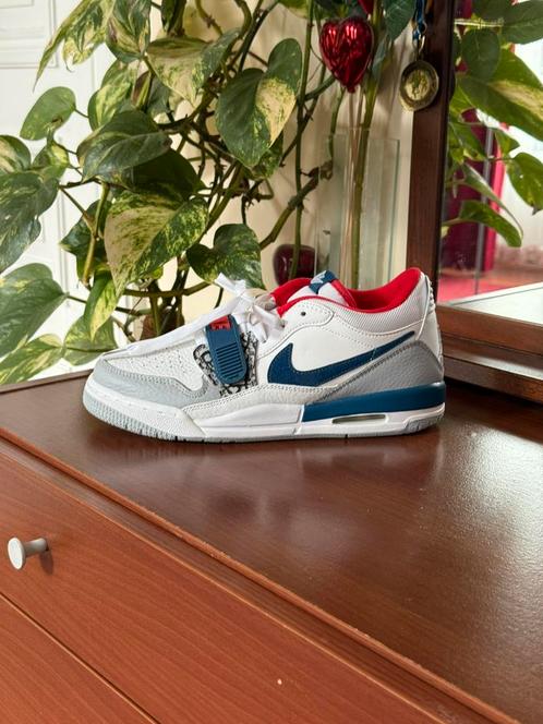 Jordan - Air Jordan Legacy 312 Low True Blue - 38,5, Kleding | Heren, Schoenen, Zo goed als nieuw, Sneakers, Wit, Ophalen of Verzenden
