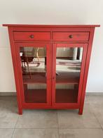 Ikea Hemnes vitrinekast rood, Huis en Inrichting, Kasten | Vitrinekasten, Ophalen, Gebruikt