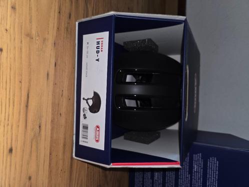 Fiets helm abus, Fietsen en Brommers, Fietsaccessoires | Fietshelmen, Nieuw, M, Ophalen