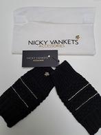 Nick Vankets handschoenen met swarowskistenen, Enlèvement