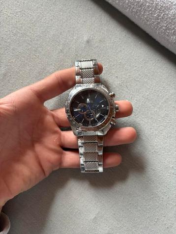 Horloge beschikbaar voor biedingen