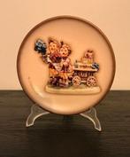 Hummel Goebel bord met standaard en doos, Ophalen of Verzenden, Zo goed als nieuw, Hummel