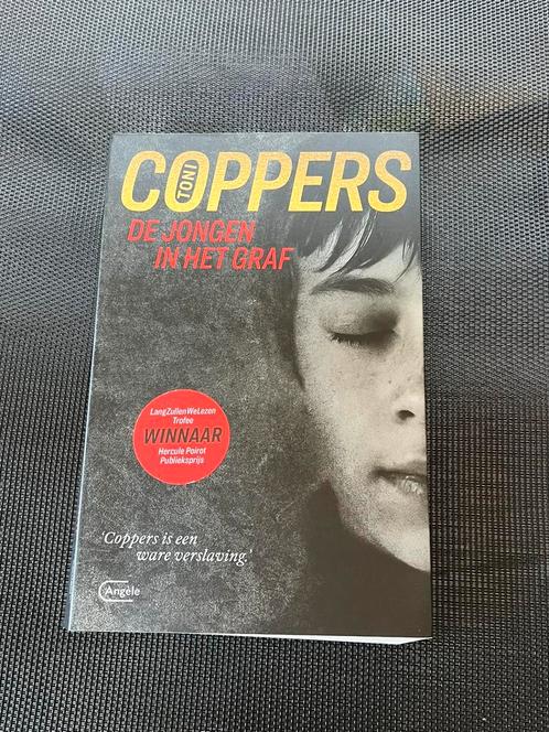 Toni Coppers - De jongen in het graf, Livres, Thrillers, Enlèvement ou Envoi