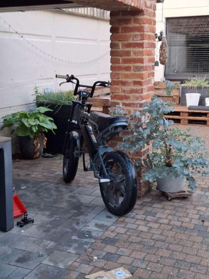 Fatbike v20 pro 4.0, Fietsen en Brommers, Brommers | Crossbrommers, Gebruikt, Ophalen