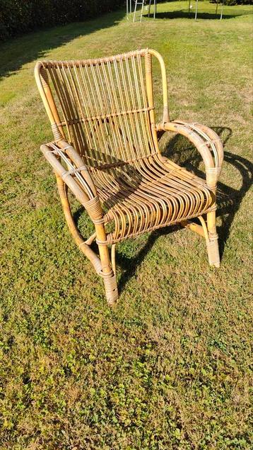 Rotan schommelstoel  beschikbaar voor biedingen