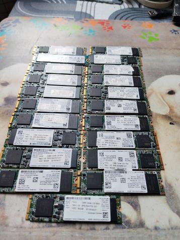 lot van 22 stuks ssd  m2   vanag 128 giga tot 180 giga goede beschikbaar voor biedingen
