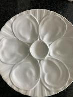 2 witte Oesterborden, Ophalen of Verzenden, Zo goed als nieuw, Bord(en), Effen