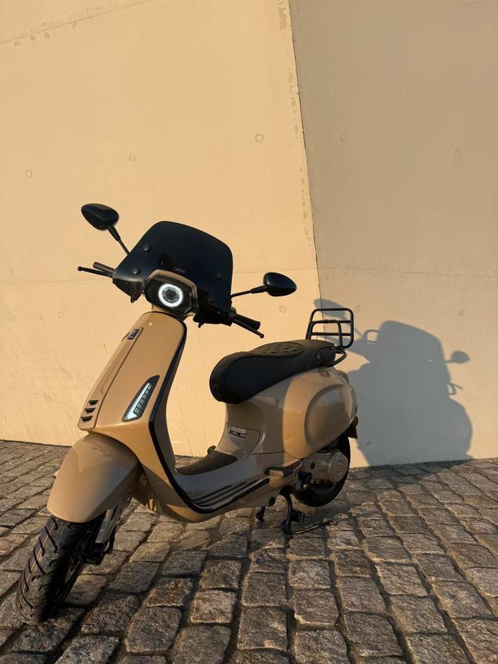 Vespa sprint (A-klasse), Fietsen en Brommers, Scooters | Vespa, Zo goed als nieuw, Overige modellen, Klasse A (25 km/u), Benzine