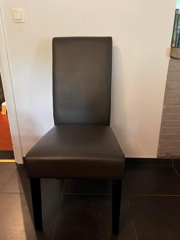 6 eetkamerstoelen beschikbaar voor biedingen