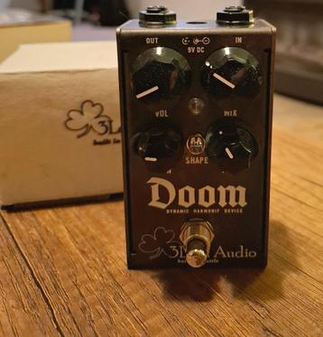 3Leaf Audio Doom - The Synthiest fuzz on the planet! beschikbaar voor biedingen