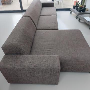 Moderne zetel - strak design beschikbaar voor biedingen