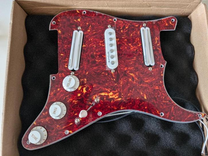 Pickguard chargé OriPure HSH pour la rue, Musique & Instruments, Instruments | Pièces, Neuf, Guitare électrique, Enlèvement ou Envoi