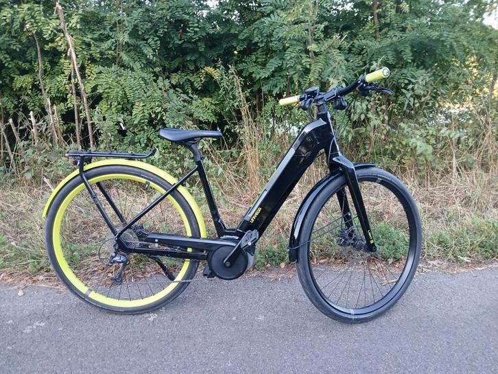 Elektrische fiets met middenmotor bosch weinig kilometers, Fietsen en Brommers, Elektrische fietsen, Zo goed als nieuw, Ophalen