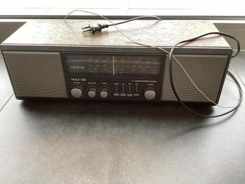 Vintage radio beschikbaar voor biedingen