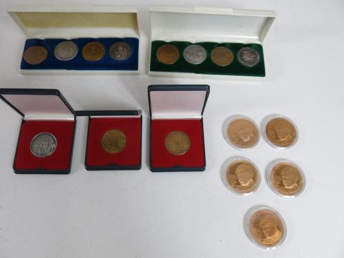 verzamelinggemeentelijke tokens 11st + 5st munt Louis Neefs, Postzegels en Munten, Penningen en Medailles, Ophalen of Verzenden
