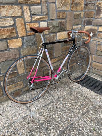Leuke retro minerva koersfiets, Enlèvement
