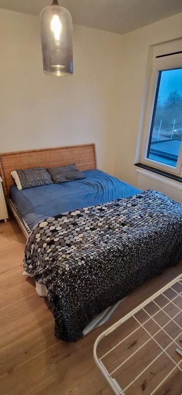 Bed+matras beschikbaar voor biedingen