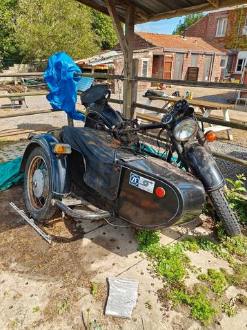 motor met zijspan merk Dnepr beschikbaar voor biedingen