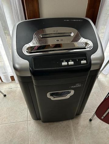 papierversnipperaar beschikbaar voor biedingen