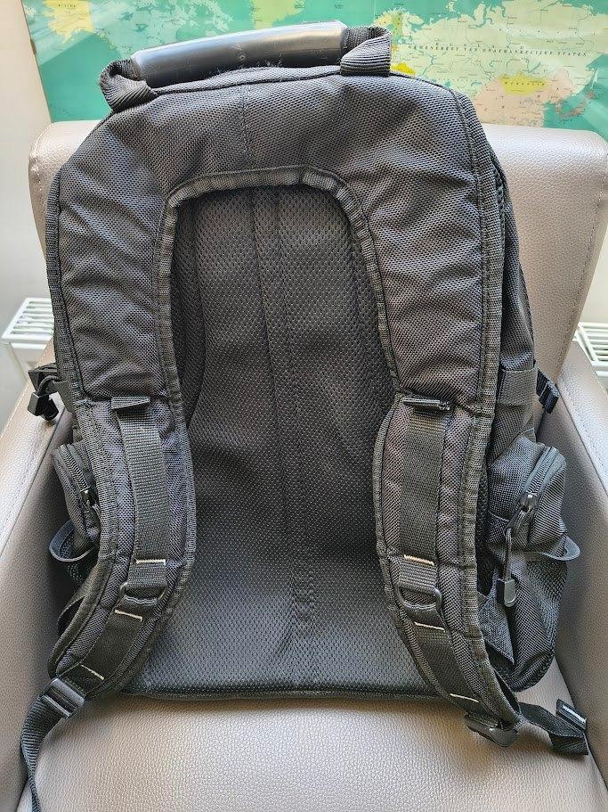 Rugzak laptop 30L  in prima staat, Computers en Software, Laptoptassen, Zo goed als nieuw, Rugzak, Ophalen of Verzenden