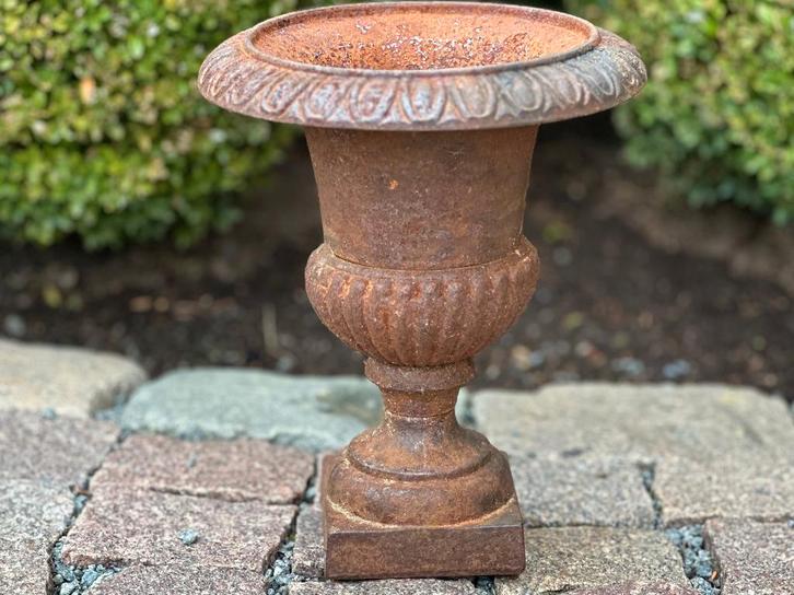 gietijzeren tuinvaas - hoogte 22,5 cm - uitstekende staat, Tuin en Terras, Tuinvazen, Ophalen