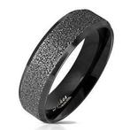 Bague pour homme en acier sablé noir - 6 mm, Bijoux, Sacs & Beauté, Bagues, Neuf, Enlèvement ou Envoi, Fer ou Acier, Homme