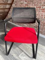 Stevige rode design stoel, Huis en Inrichting, Stoelen, Ophalen, Zo goed als nieuw, Stof, Vijf, Zes of meer stoelen