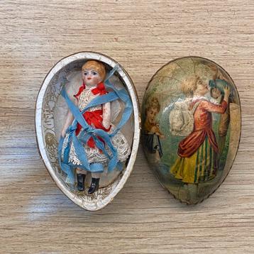 Mignonnette, antiek, in porselein, in het ei beschikbaar voor biedingen