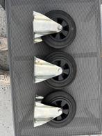 Drie wielen diameter 12 cm, Doe-het-zelf en Bouw, Zwenkwielen, Ophalen, Zo goed als nieuw