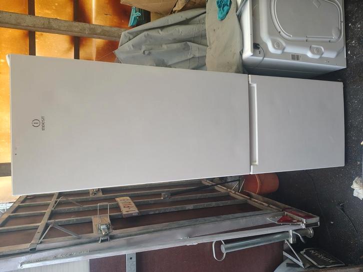 Indesit ijskast diepvries combinatie groot, Elektronische apparatuur, Koelkasten en IJskasten, Zo goed als nieuw, Ophalen